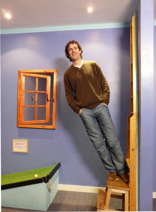 The Puzzling Place - Andy Wallace in the Anti Gravity Room