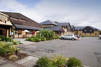 Premier Inn Bedford (Priory Marina) Hotel