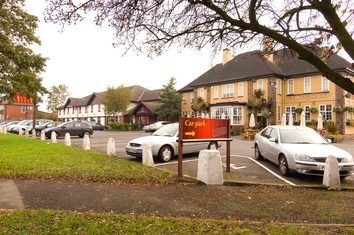 Premier Inn Oldham (Broadway) Hotel