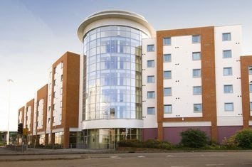 Premier Inn Reading Central Hotel