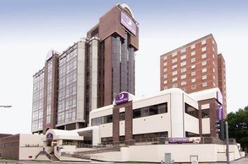 Premier Inn Sunbury (Kempton Park) Hotel