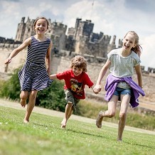 Alnwick Castle - &copy; Sean Elliott