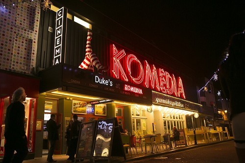 Komedia