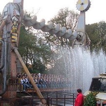 Alton Towers - and again Ripsaw by chumpy