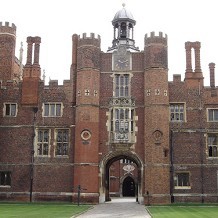 Hampton Court Palace -  by i-escaped@hotmail.co.uk