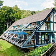 Treetops Visitor Centre by LGreaves