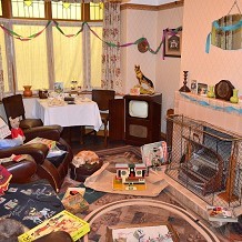 York Castle Museum - 1960's living room. by Londoner03